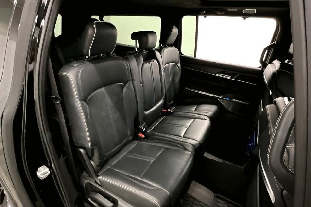 Used 2024 Diamond Black Crystal Pearlcoat Jeep Series II image 25