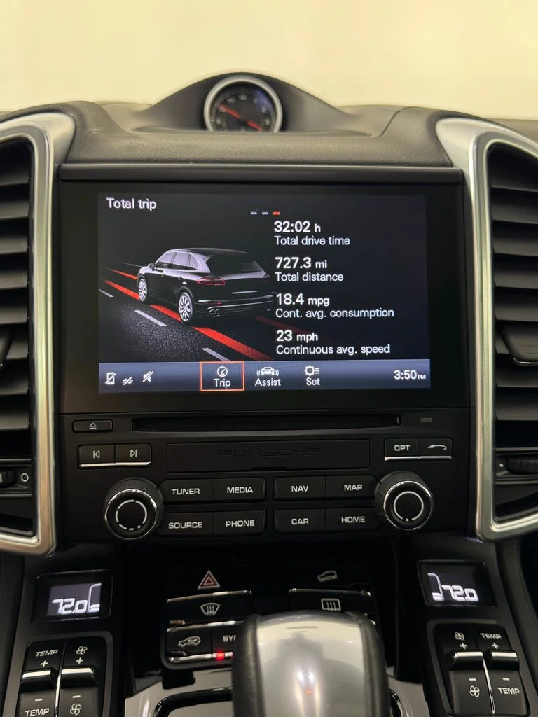 Used 2018 Moonlight Blue Metallic Porsche Base image 16