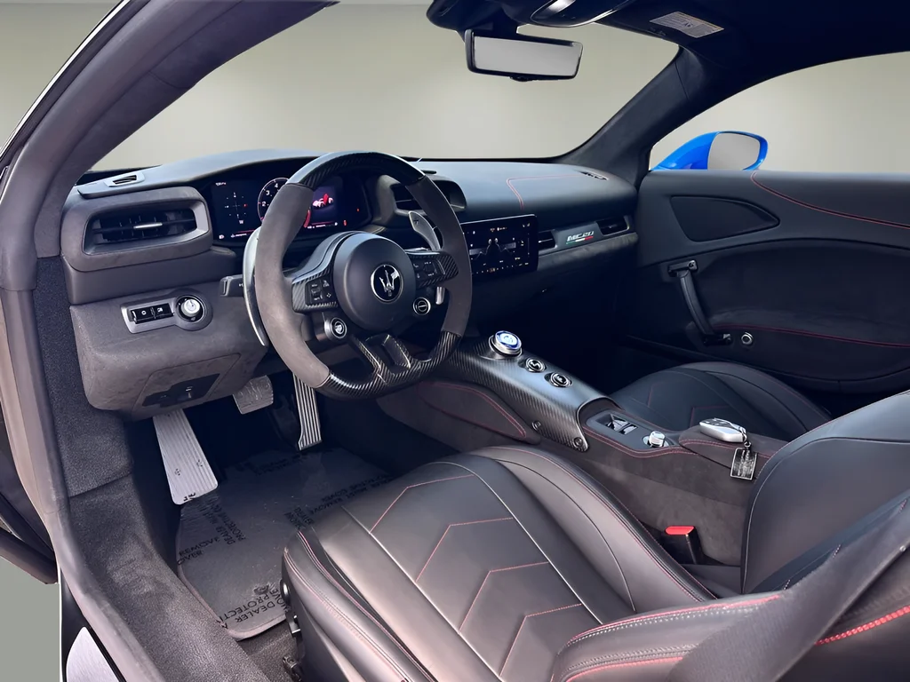 Used 2022 Blue Maserati Base image 20