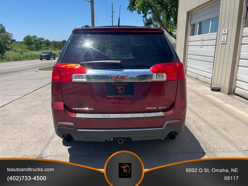 Used 2011 Red GMC SLT Sport Utility 4D image 6