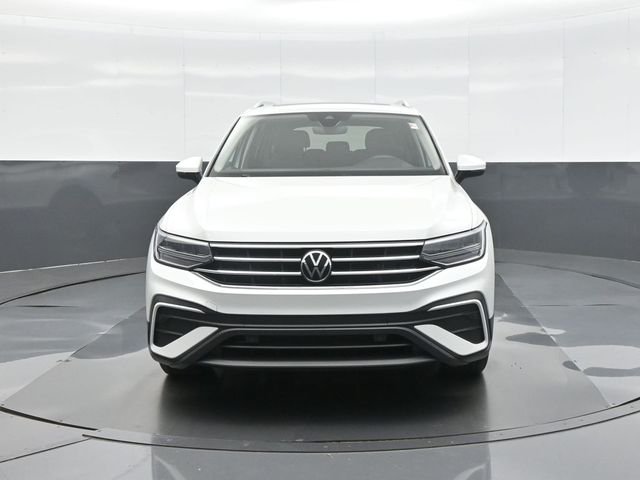 Used 2023 Volkswagen Tiguan SE with VIN 3VVNB7AXXPM099634 for sale in Kansas City
