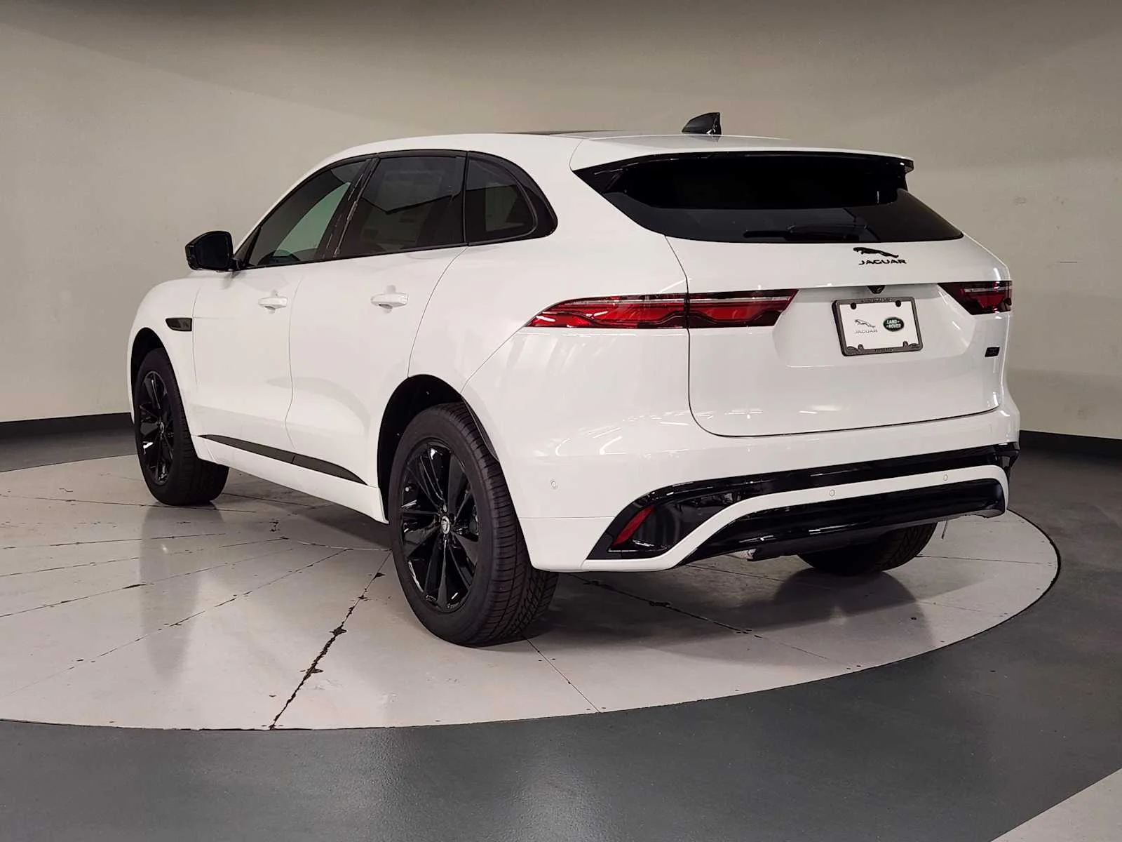 New 2026 Fuji White Jaguar R-Dynamic S image 9