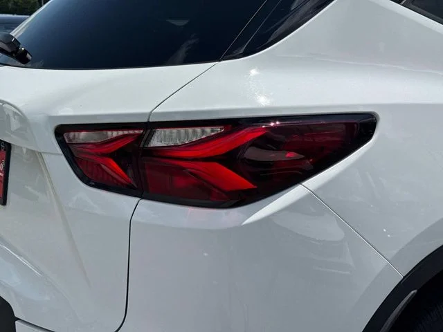Used 2021 White Chevrolet LT image 12