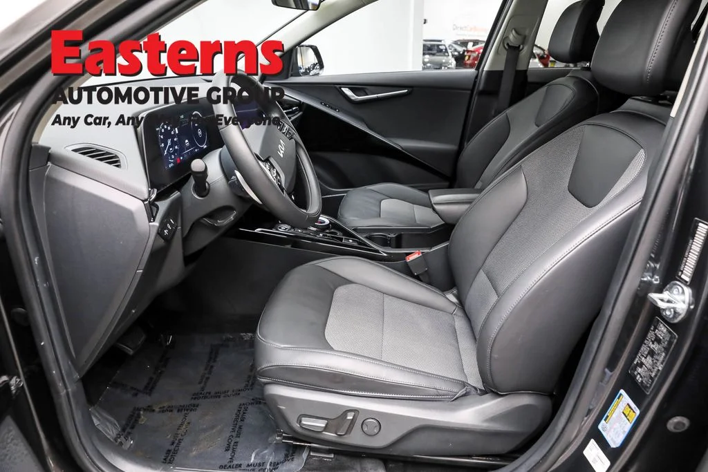 Used 2024 Gray Kia Wind image 14