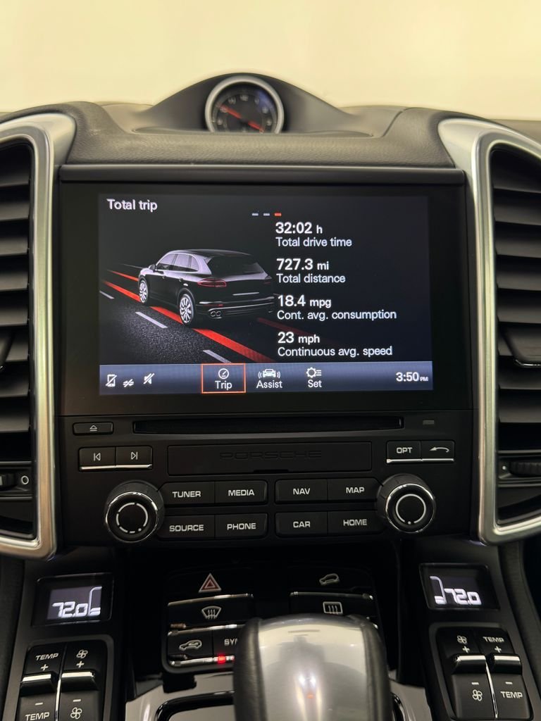 Used 2018 Moonlight Blue Metallic Porsche Base image 16