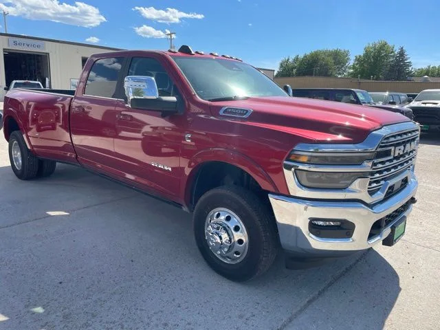 New 2026 Molten Red Pearlcoat RAM Limited image 2