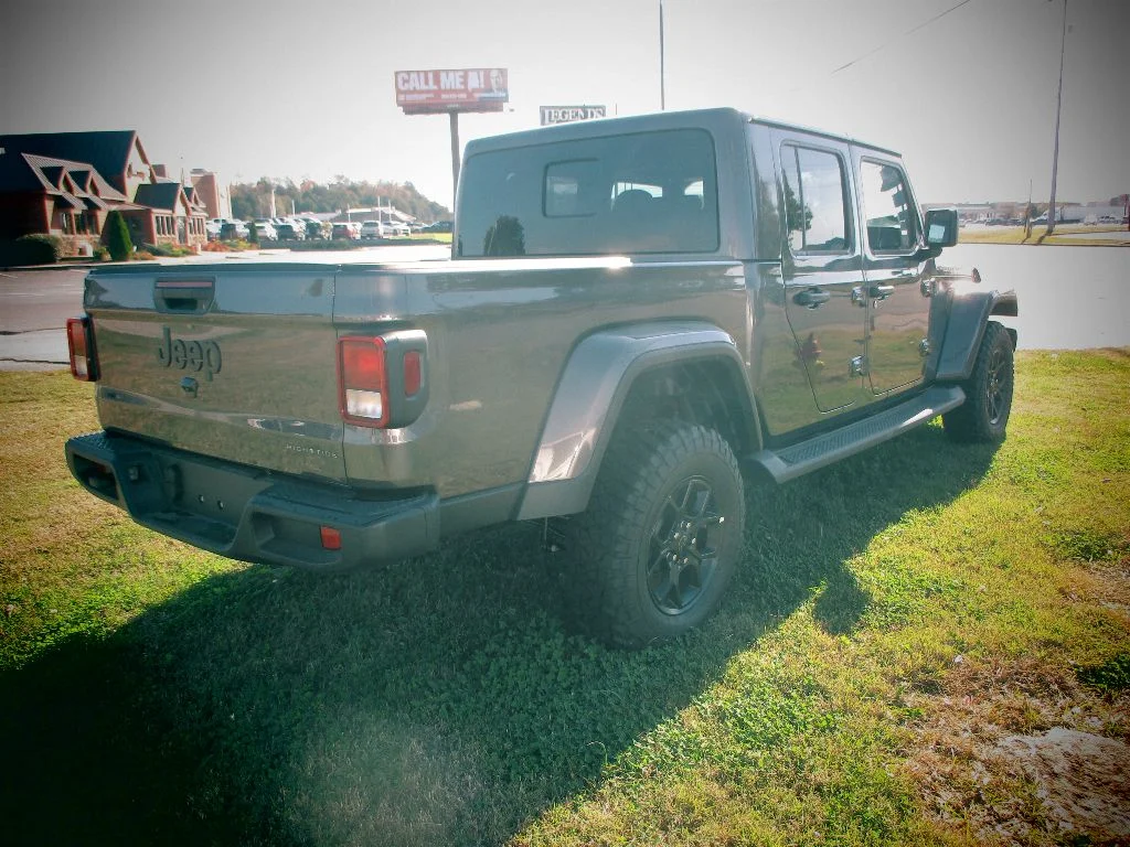 New 2025 Granite Crystal Metallic Clear-Coat Exterior Paint Jeep High Tide image 18