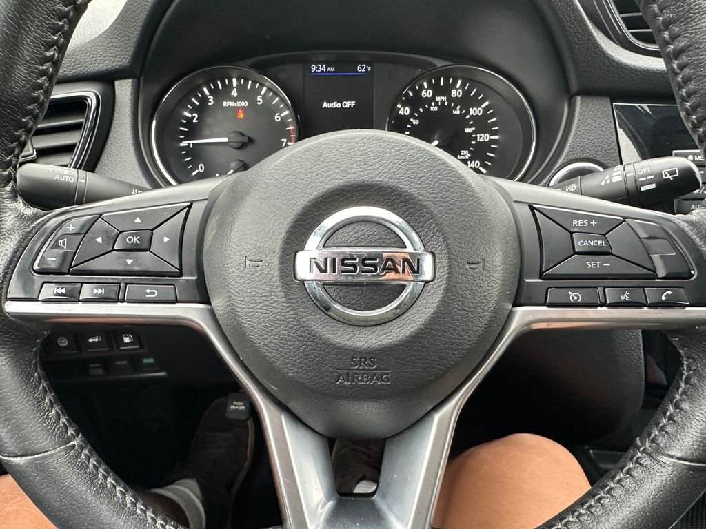 Used 2020 Silver Nissan SV image 19