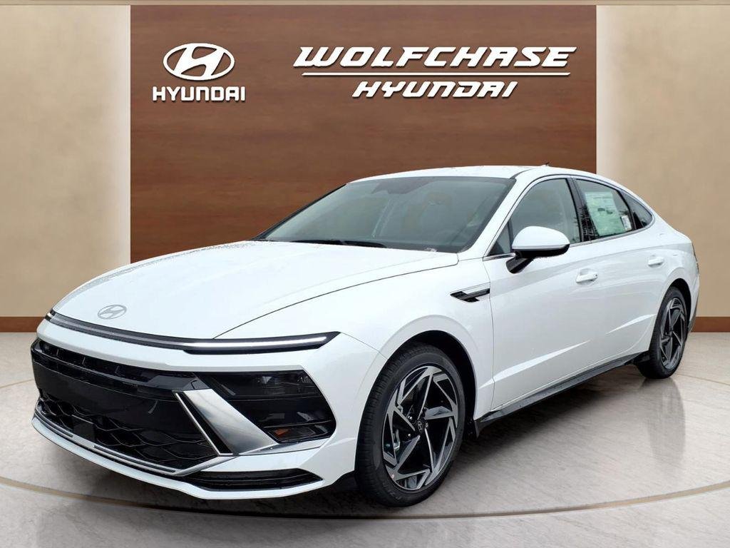 New 2026 White Hyundai SEL Sport image 1