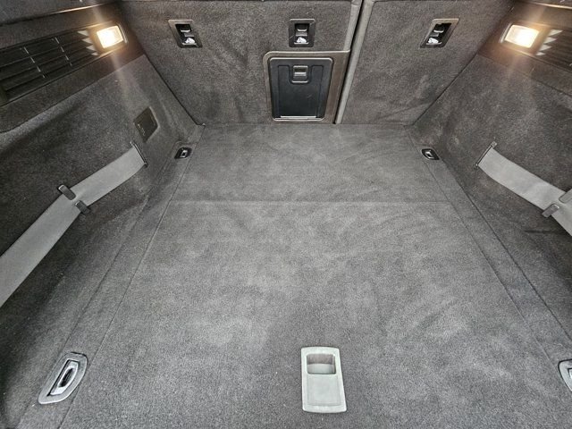 Used 2018  Maserati Base image 33
