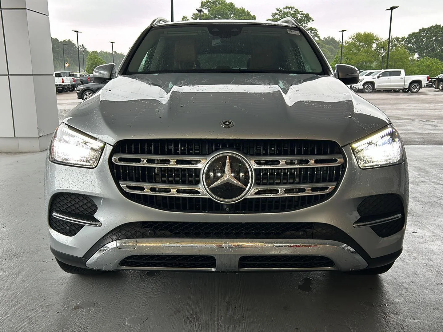 Used 2025 Silver Mercedes-Benz 4MATIC® image 5