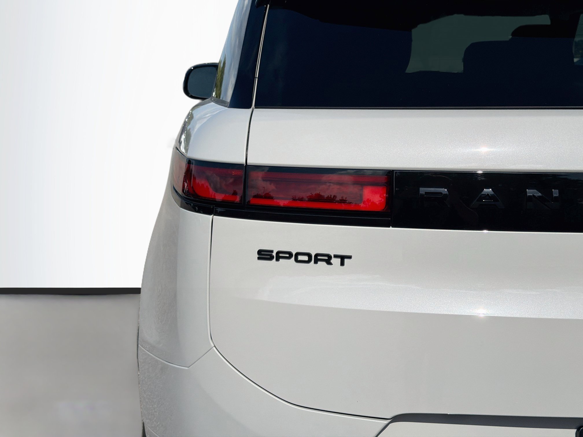 New 2026 Borasco Grey LAND ROVER Autobiography image 10