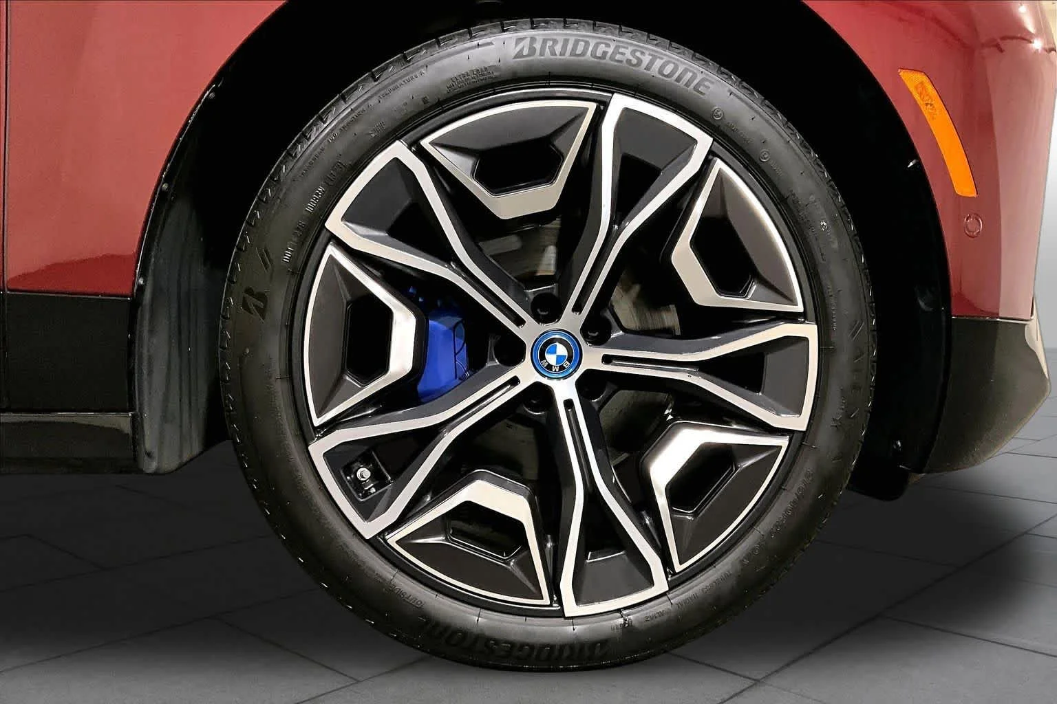 Used 2024 Aventurin Red Metallic BMW xDrive50 image 10