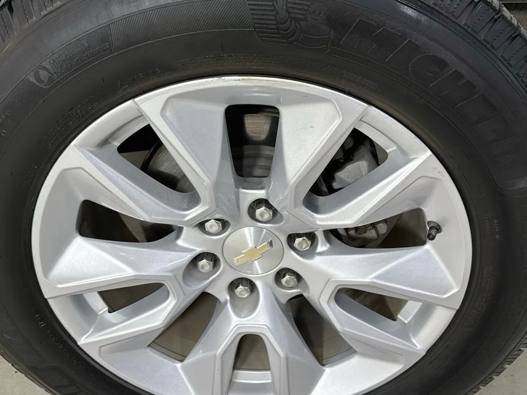 Used 2021 White Chevrolet Custom image 36