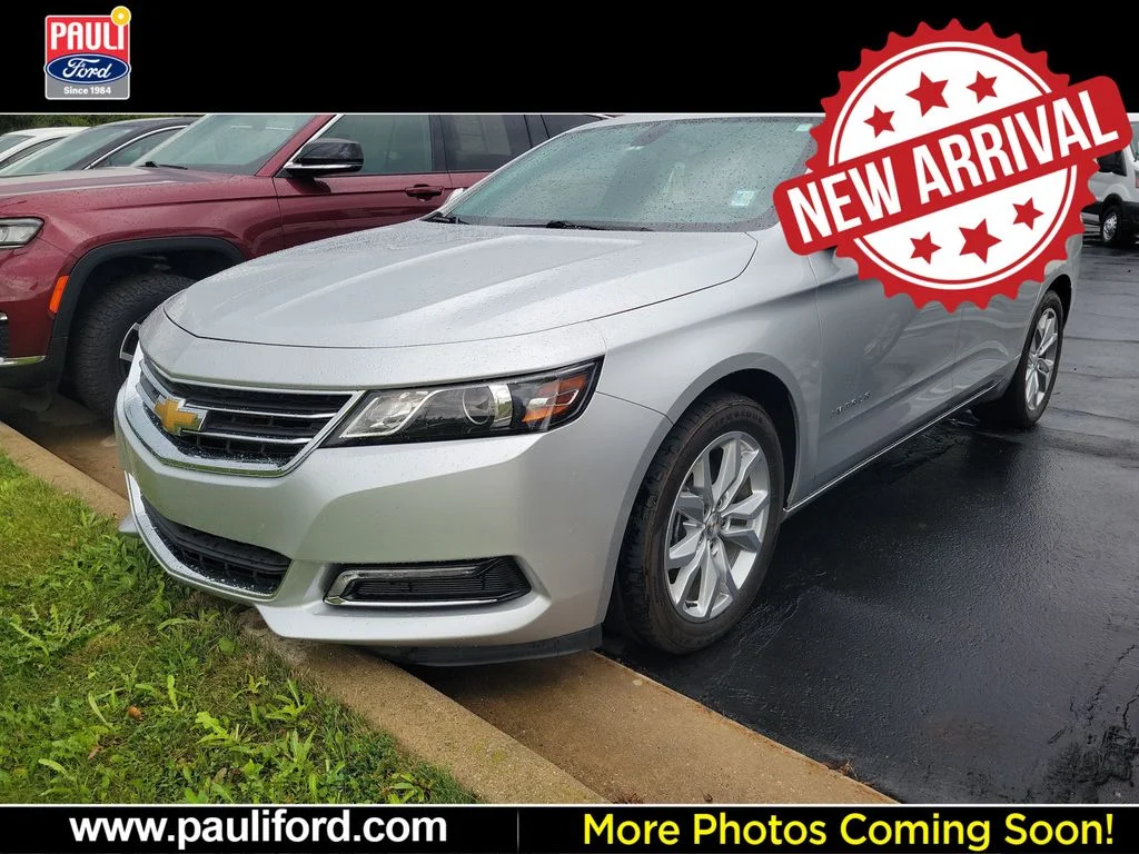 Used 2019 Silver Ice Metallic Chevrolet LT image 2