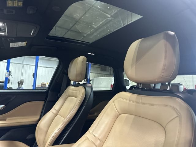 Used 2022 White Lincoln Reserve image 20