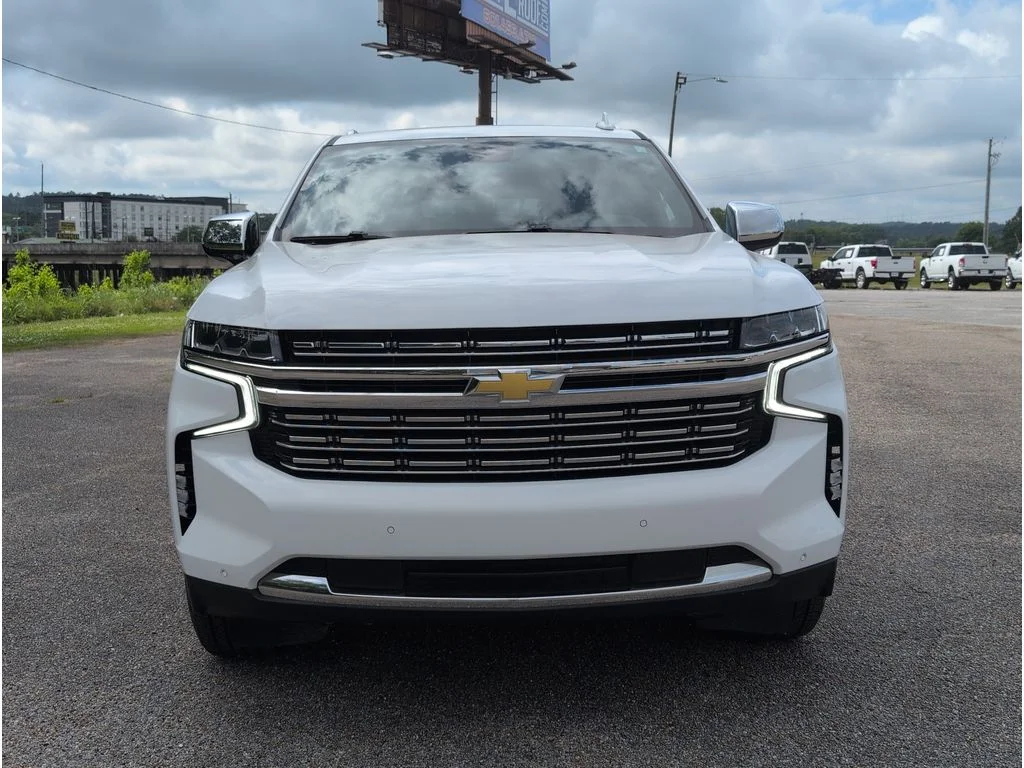 Used 2023 WHITE Chevrolet 2WD 4dr Premier image 8