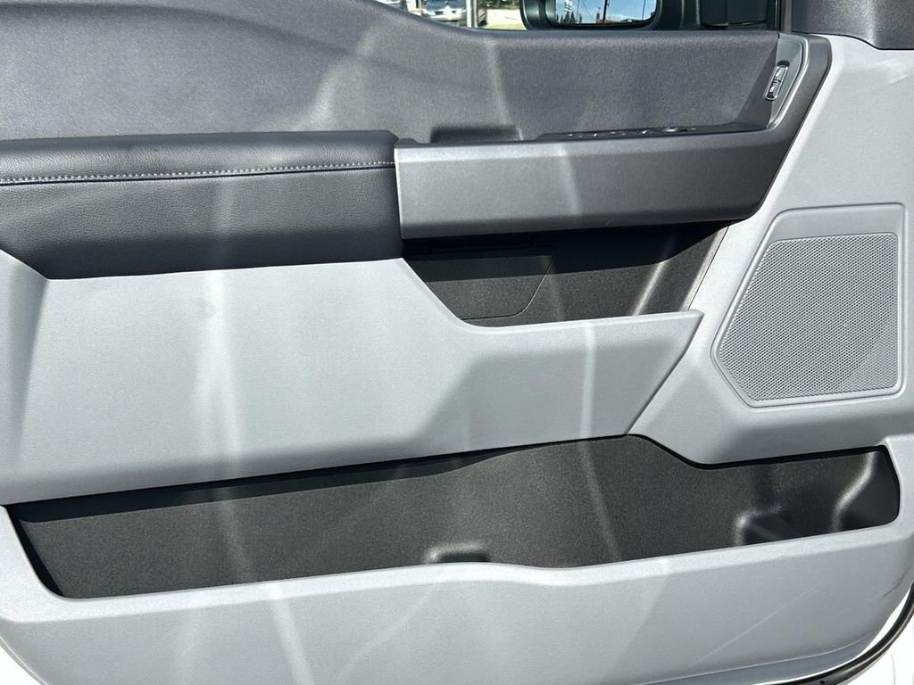 New 2027 Oxford White Ford F-250® XL image 16
