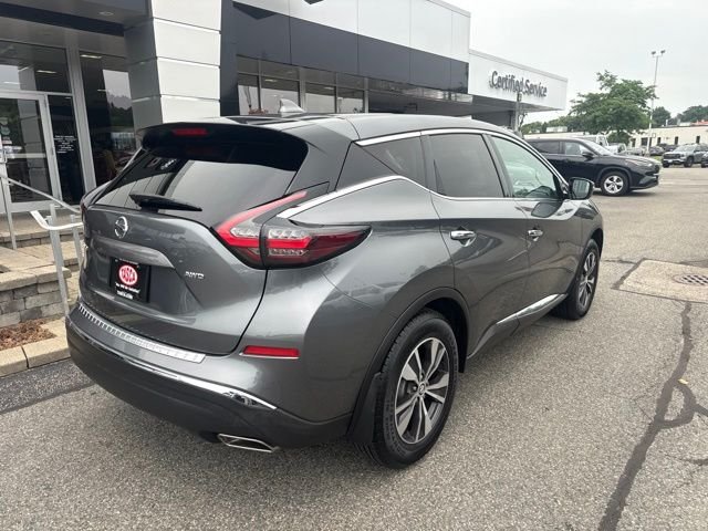 Used 2019 Gray Nissan S image 7