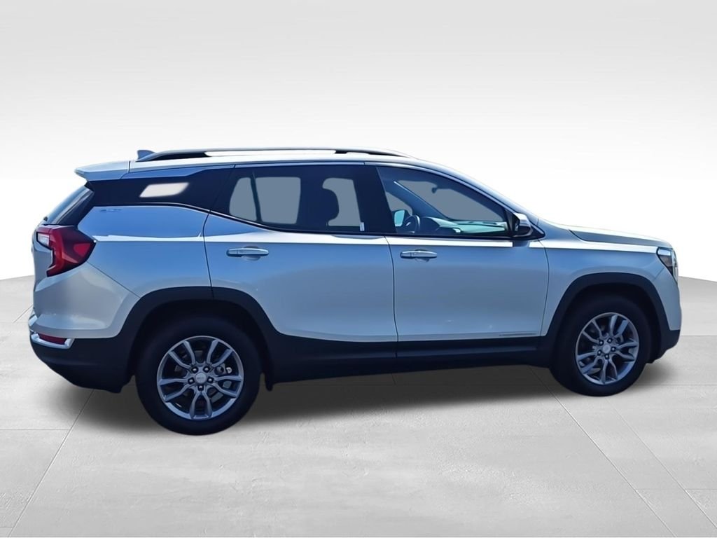 Used 2022 Silver GMC SLT image 9