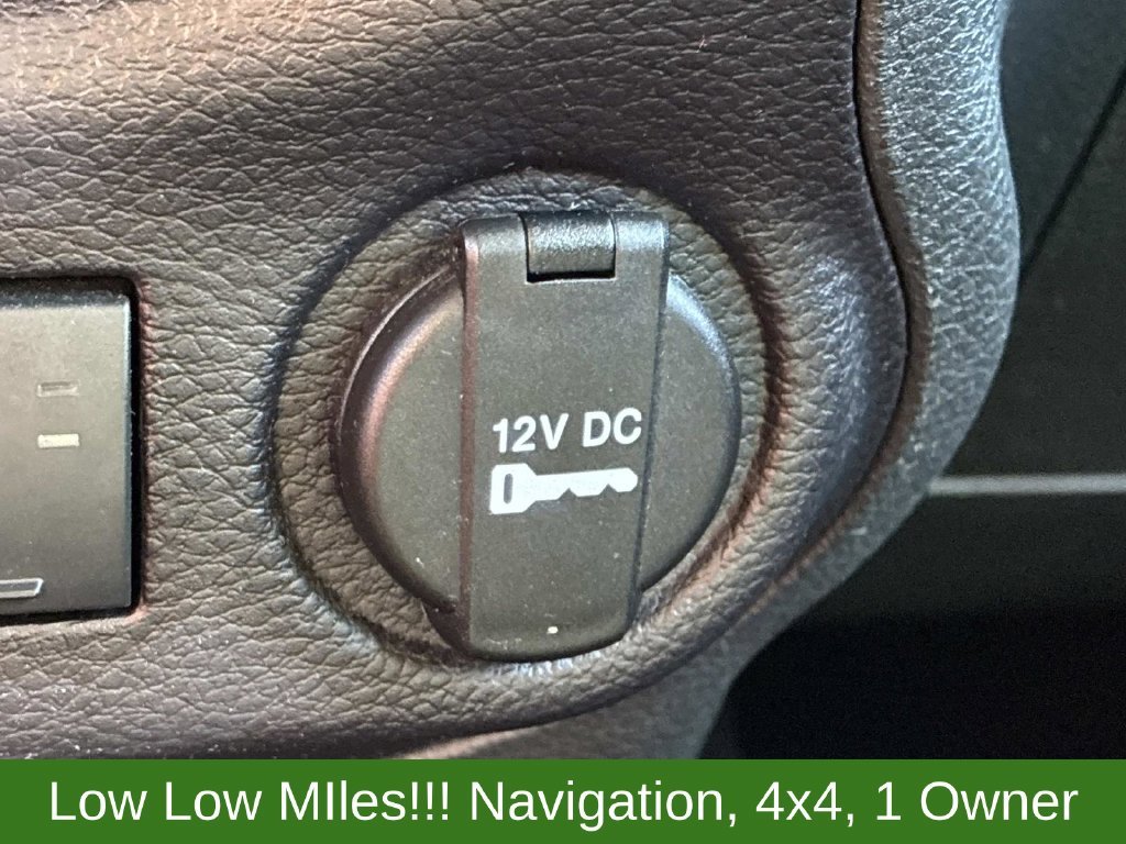 Used 2015 Black Jeep Sahara image 32