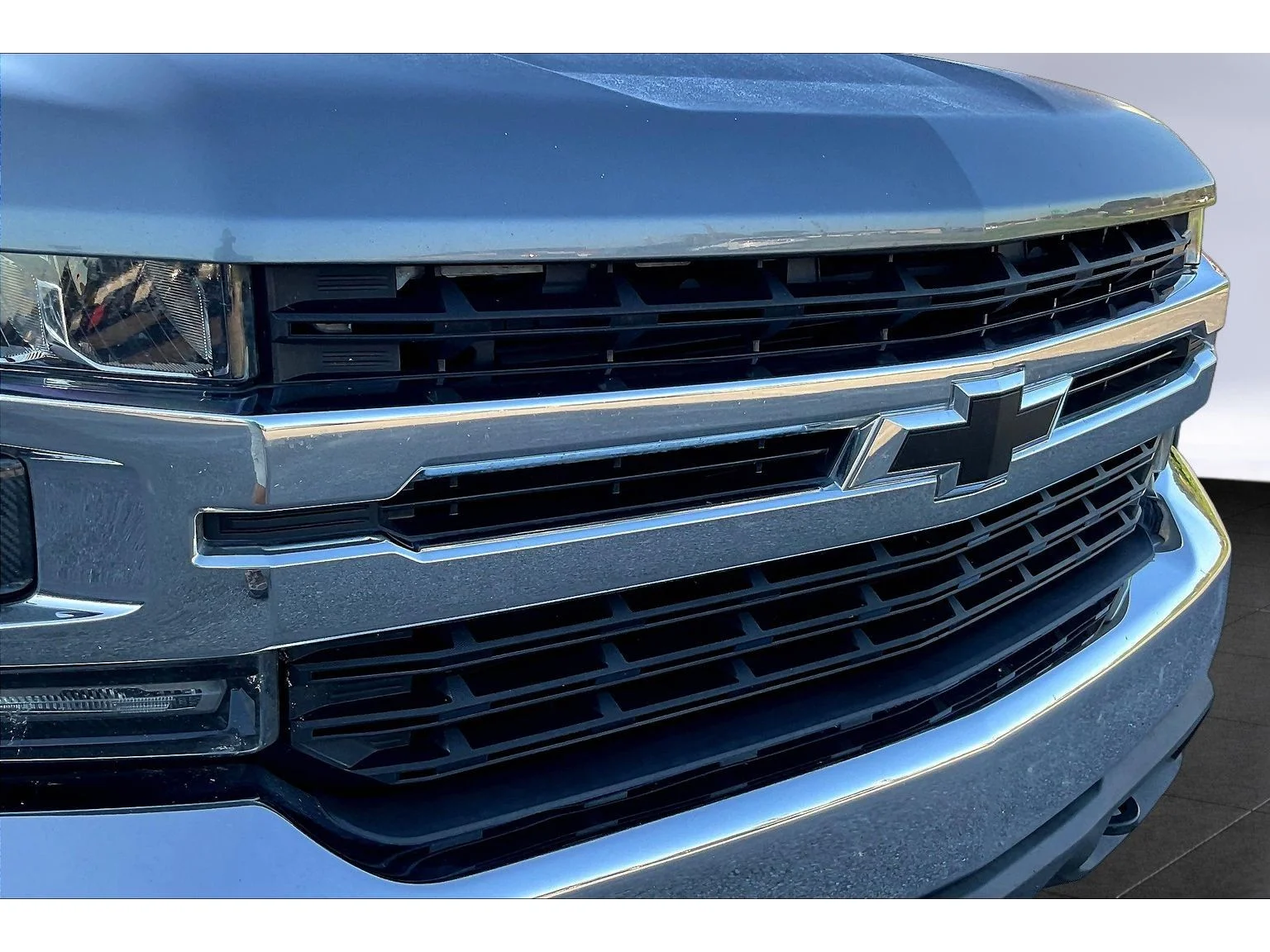 Used 2020 SATIN STEEL METALLIC Chevrolet LT image 20