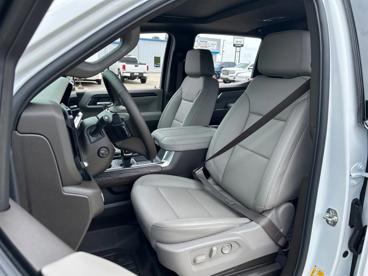 New 2026 Summit White GMC SLT image 17