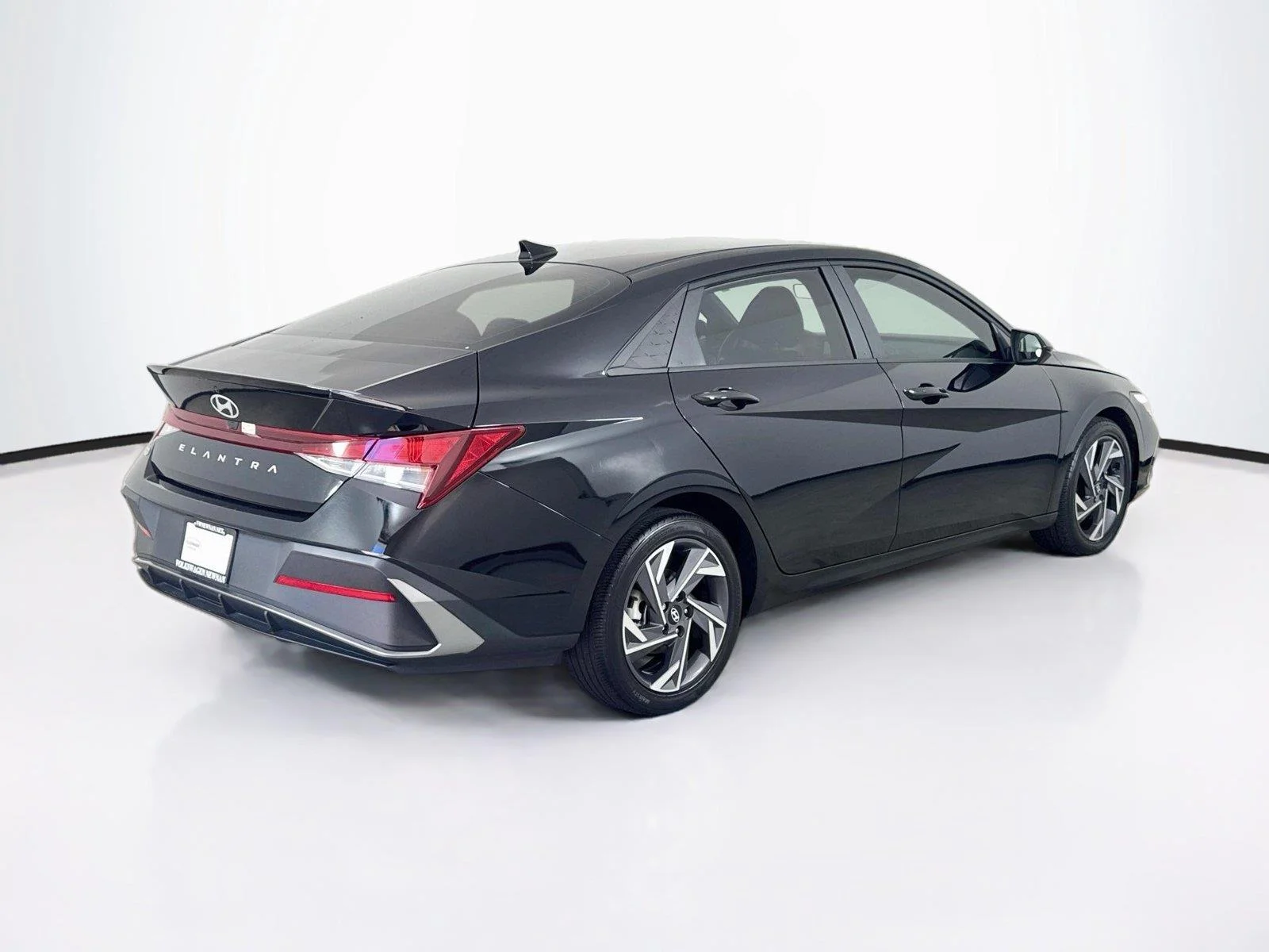 Used 2025 Abyss Black Hyundai SEL Sport image 2