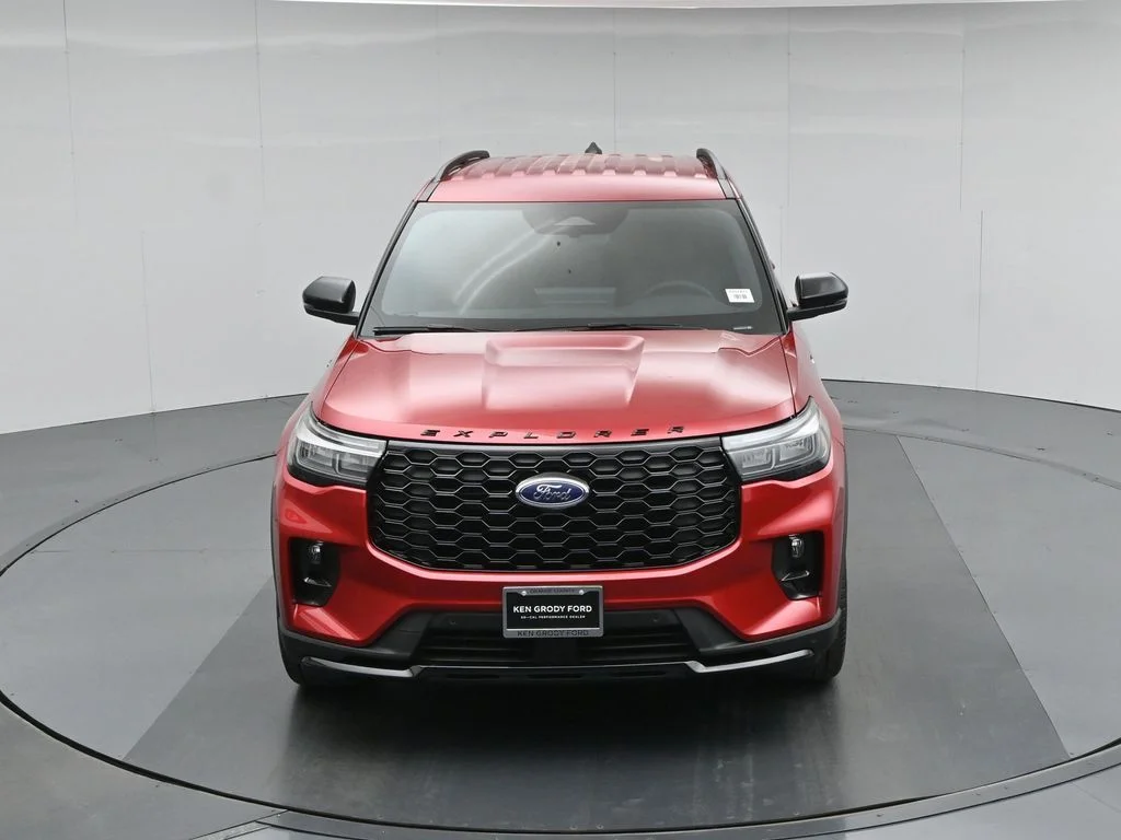 New 2026 Rapid Red Metallic Tinted Clearcoat Ford ST-Line image 37