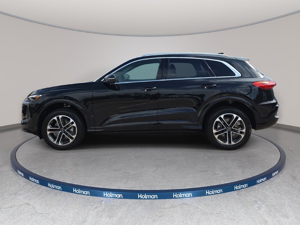 Used 2025 Black Audi 2.0T Premium image 8