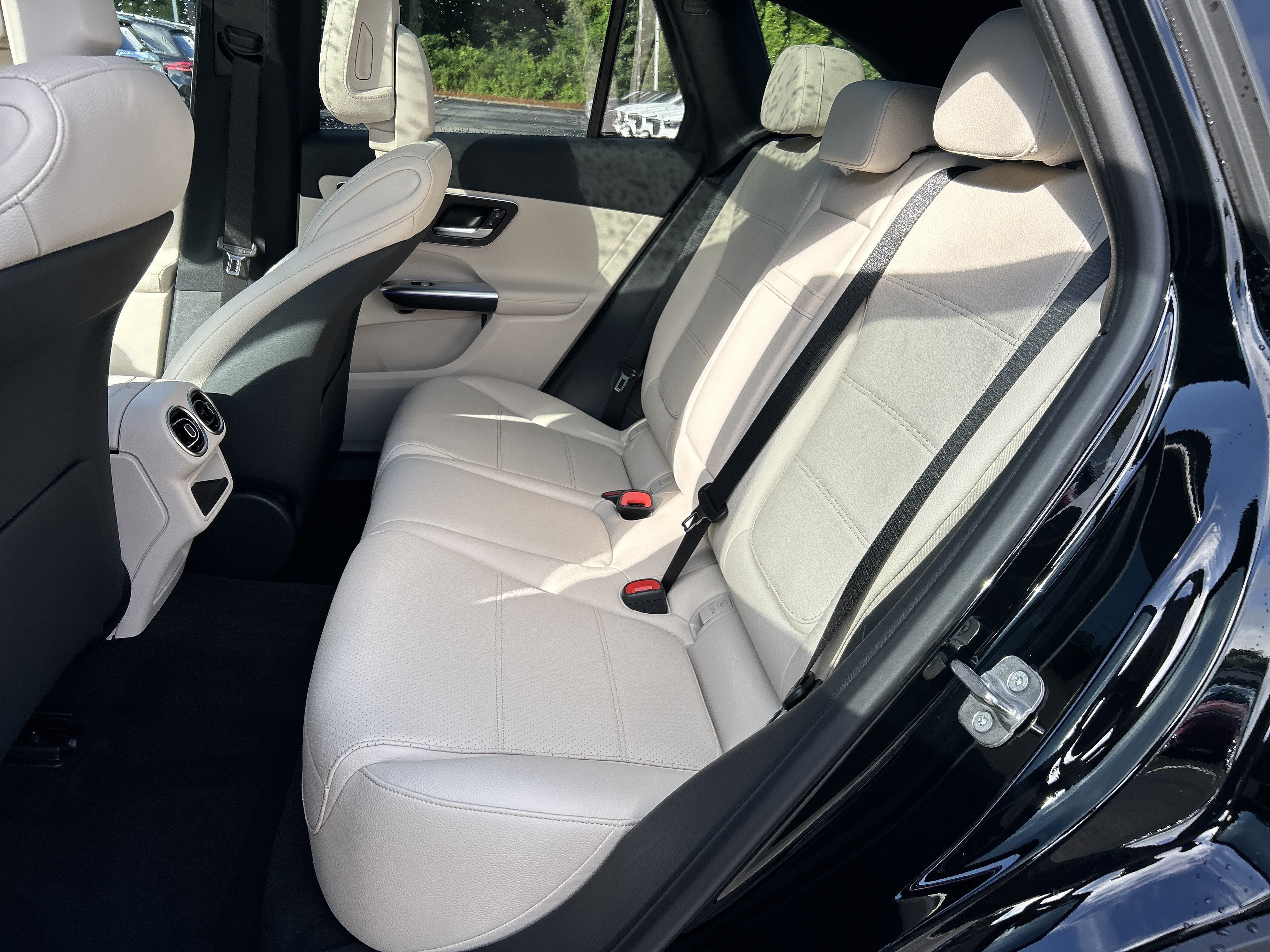 New 2026 Black Mercedes-Benz GLC 300 4MATIC® SUV image 37