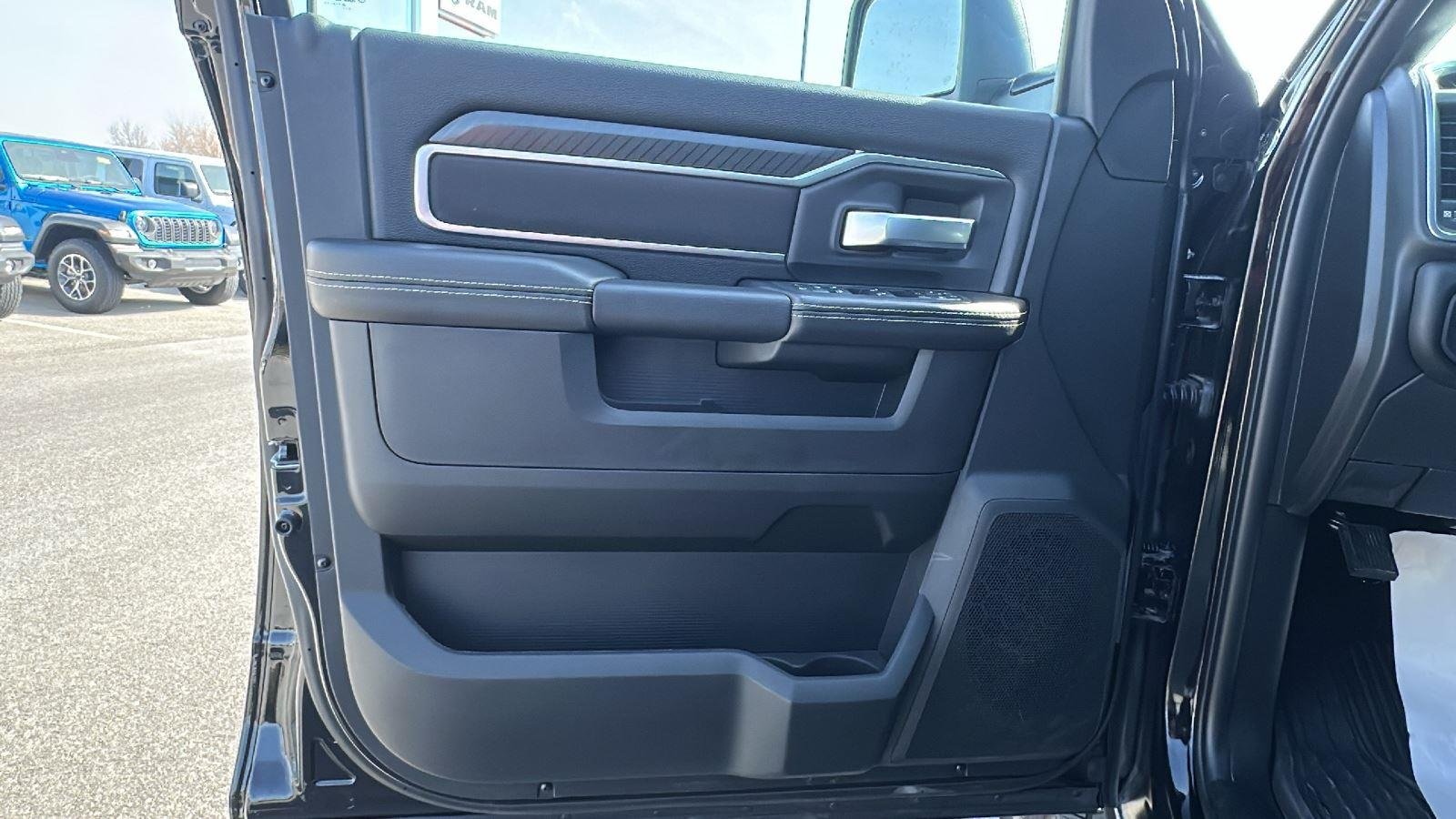 2026 RAM 2500 Big Horn - Photo 9