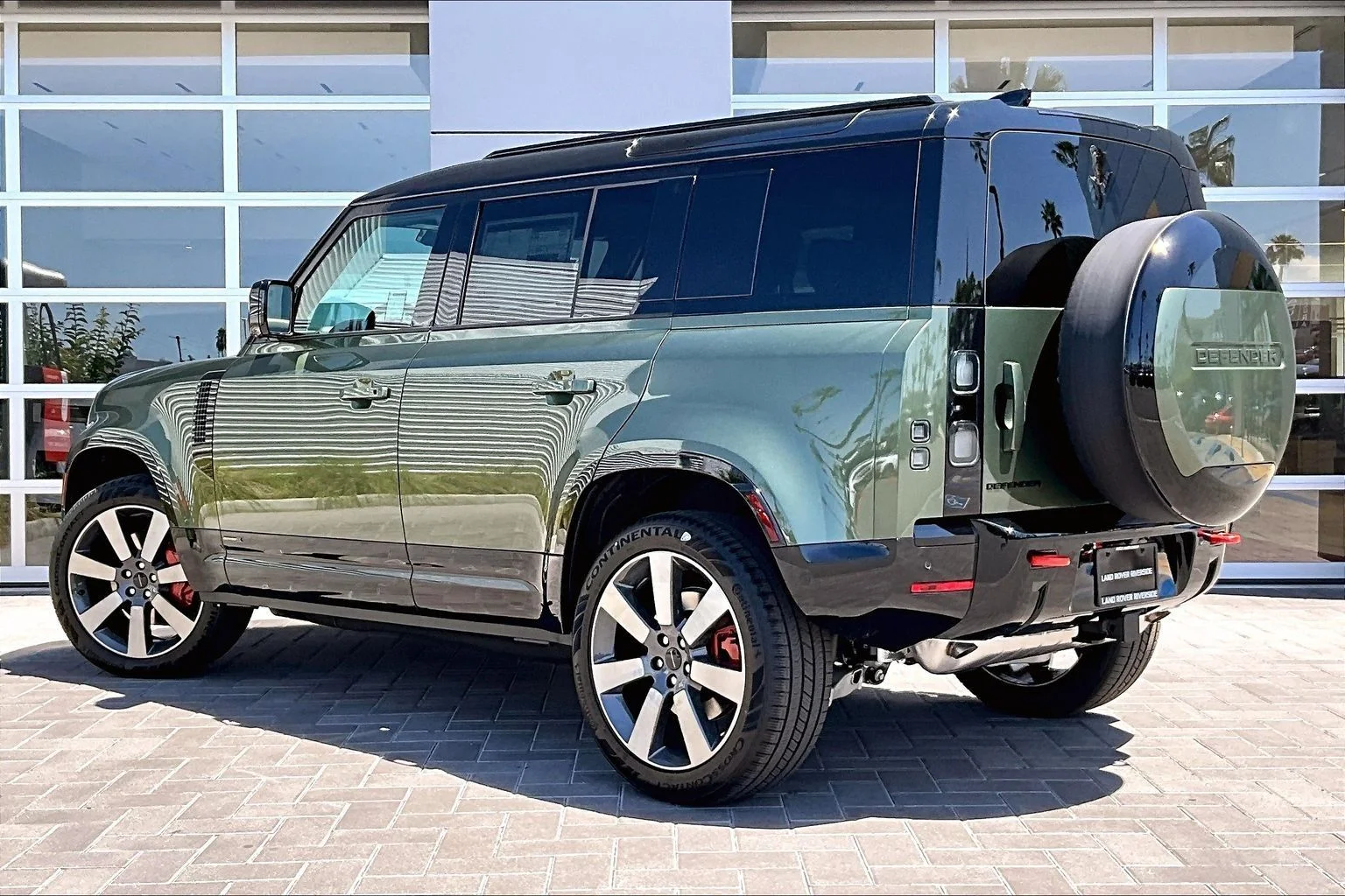 New 2026 Woolstone Green Land Rover X image 3