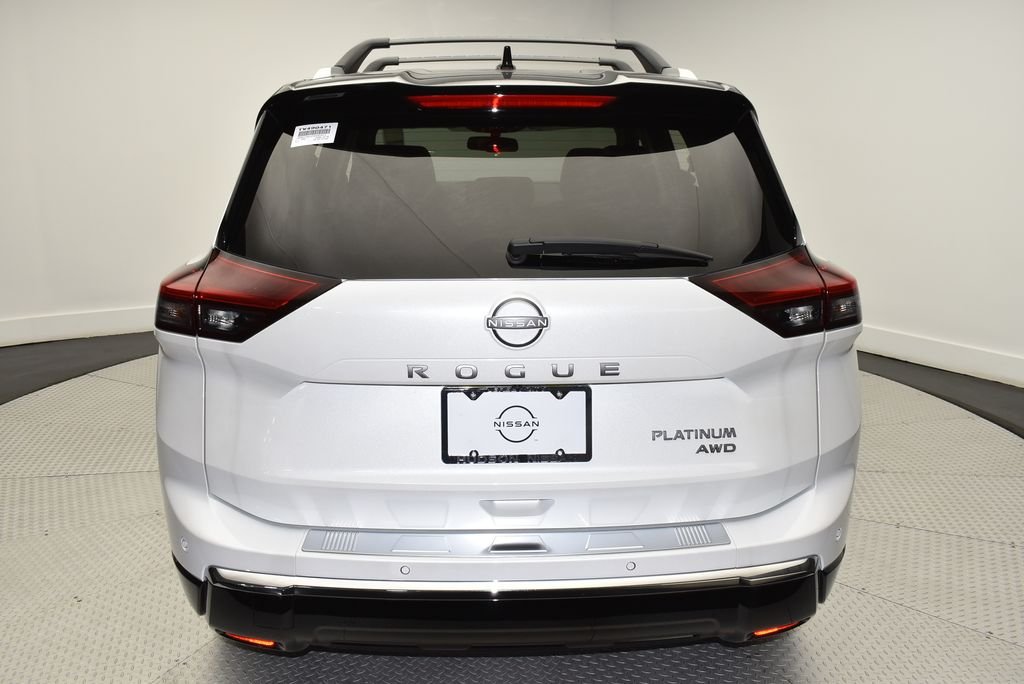 New 2026 Everest White Pearl TriCoat / Super Black Two-tone Nissan Platinum image 6