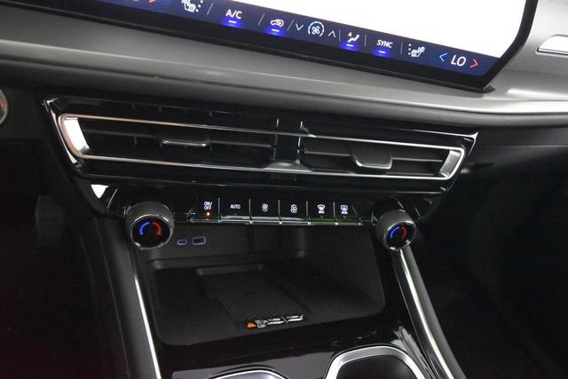 2027 Chevrolet Traverse LT - Photo 40