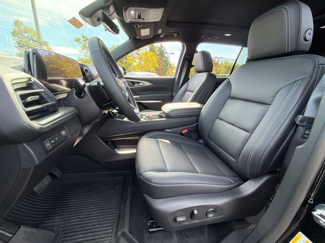 New 2027 Mosaic Black Metallic Chevrolet LT image 13