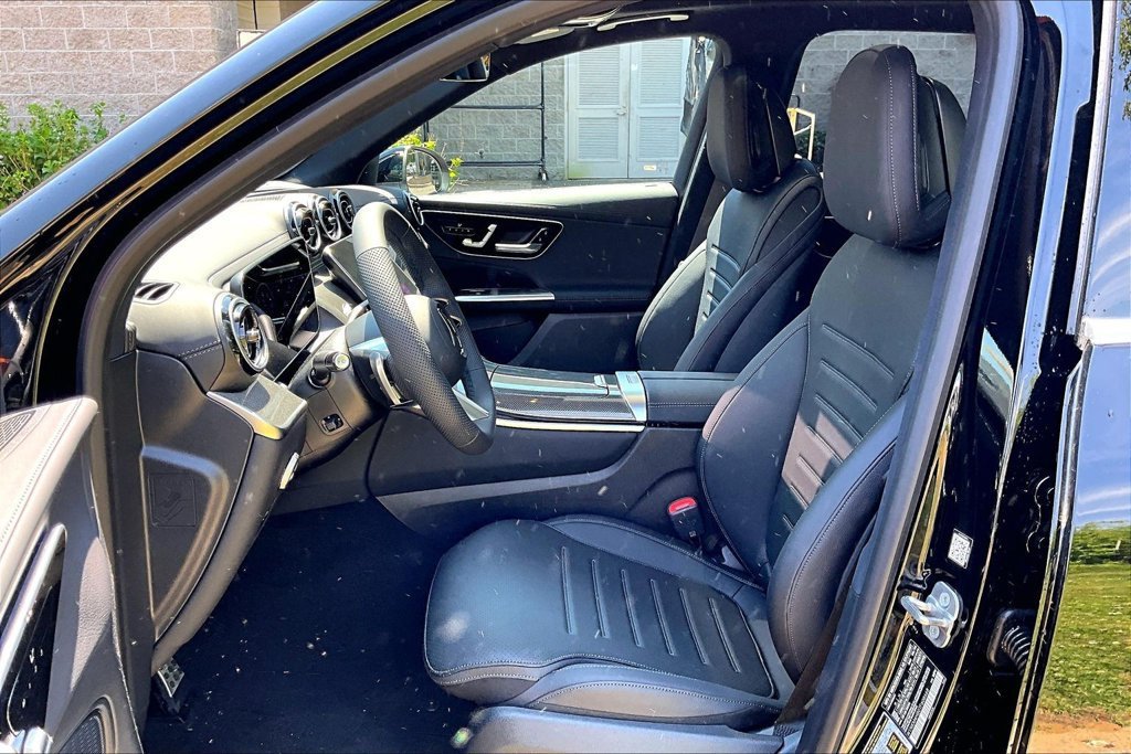 New 2026 Black Mercedes-Benz GLC 300 image 23