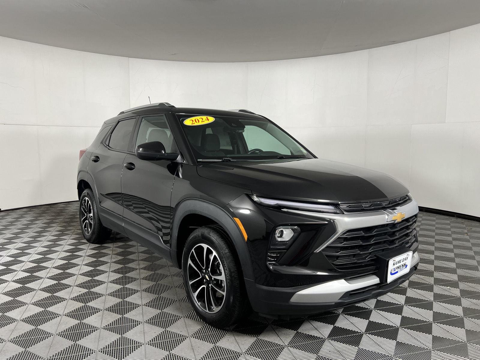 Used 2024 Mosaic Black Metallic Chevrolet LT image 21