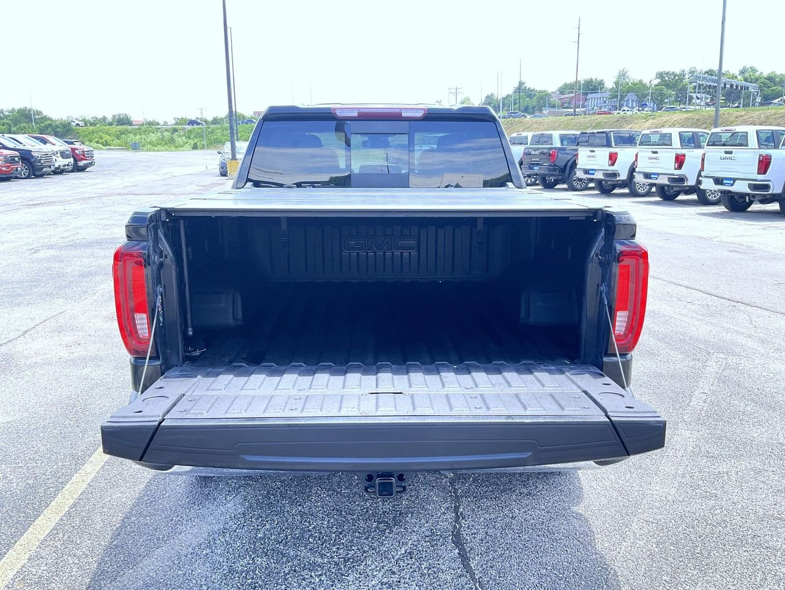 Used 2023 Black GMC SLT image 21
