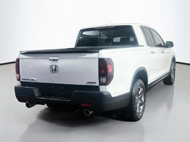 Certified Used 2022 Platinum White Pearl Honda AWD RTL-E image 21