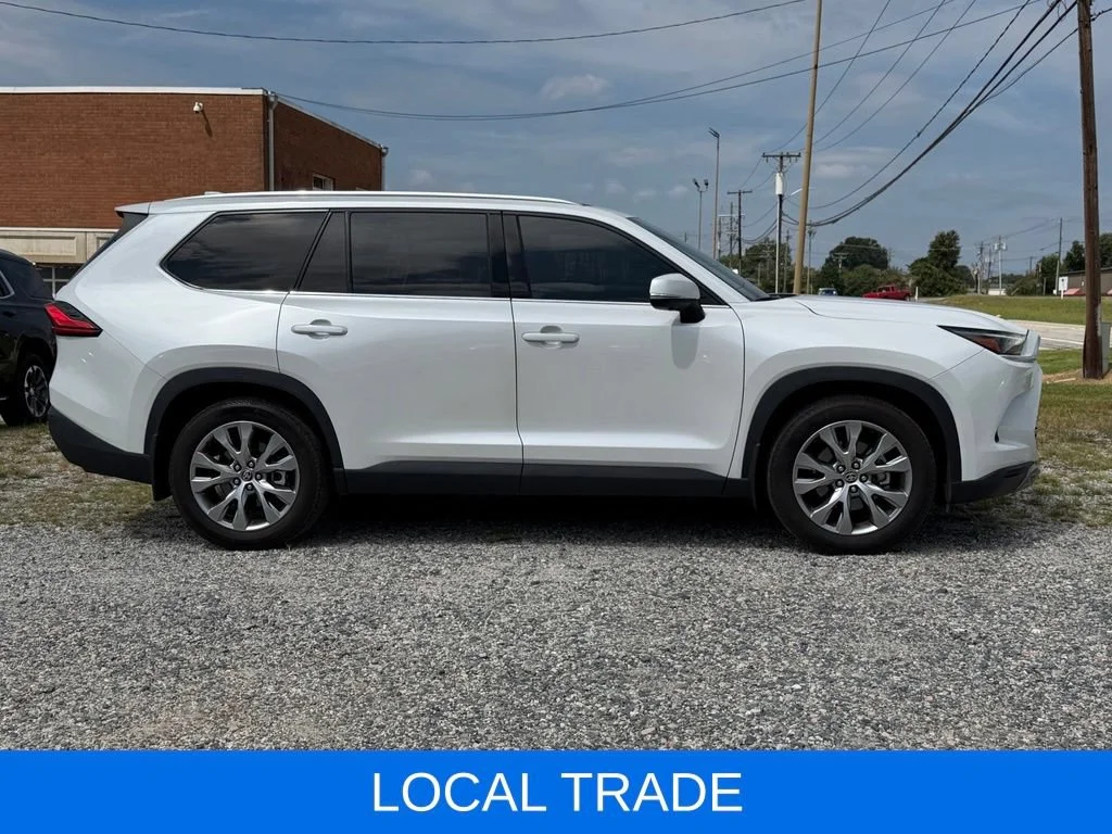 Used 2024 Off-white Toyota Limited image 3