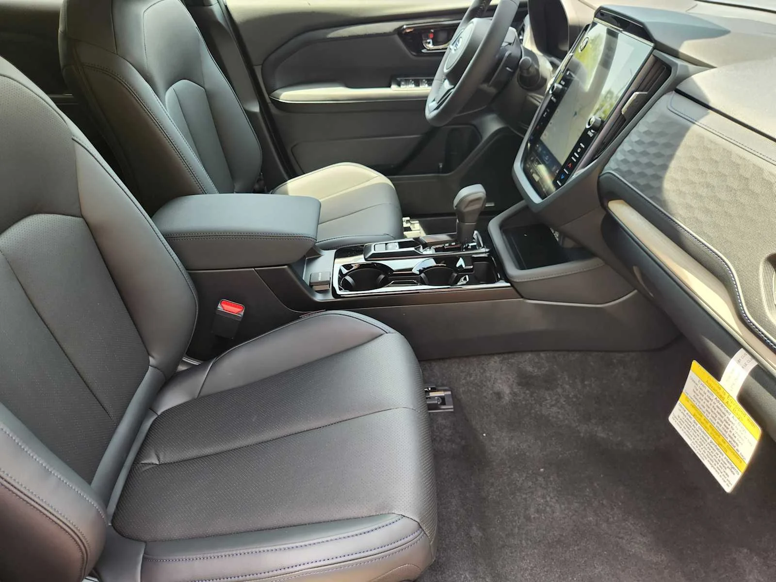 New 2026 CRYSTAL WHITE PEARL Subaru Limited Hybrid image 9