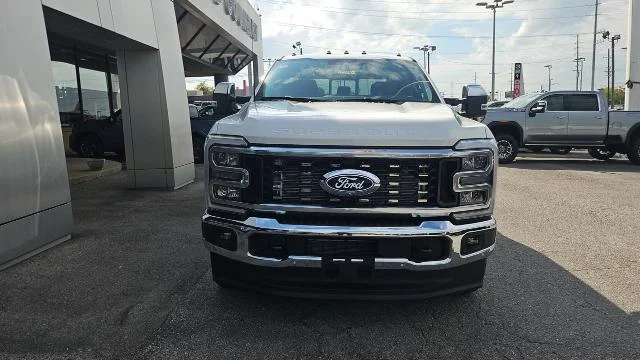 New 2027 Star White Metallic Tri-Coat Ford Lariat 4WD image 31