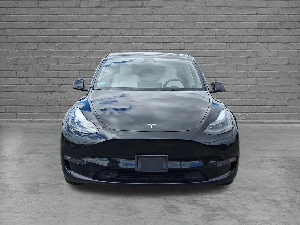 Used 2023  Tesla Long Range image 44