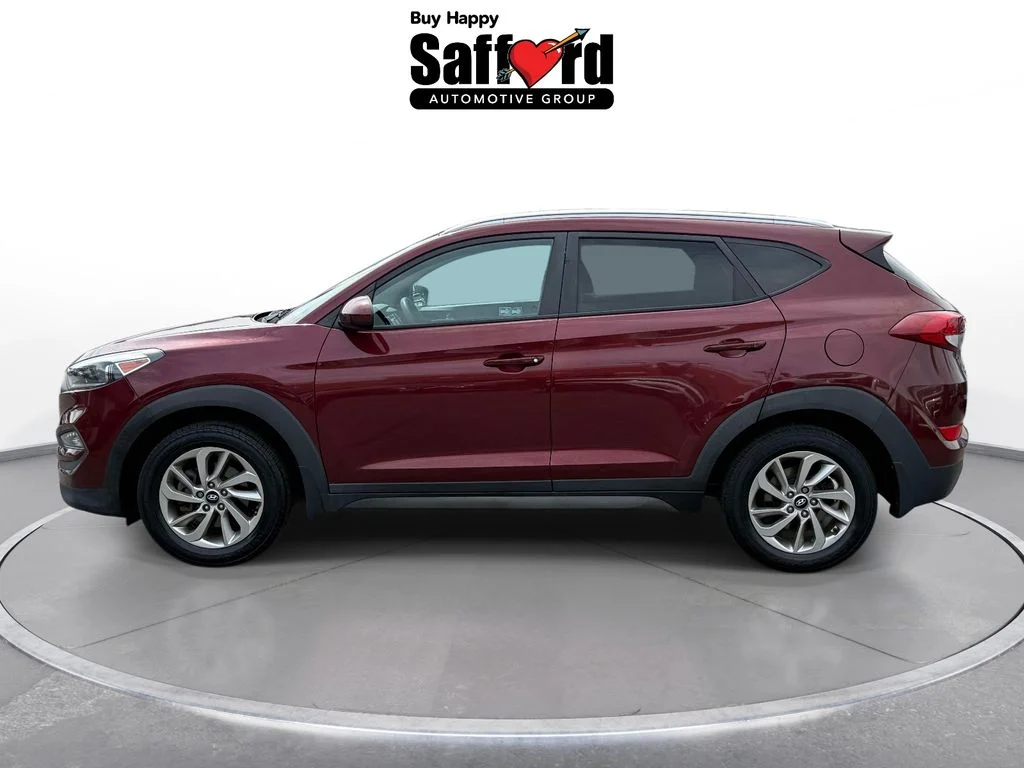 Used 2016 Red Hyundai SE image 3