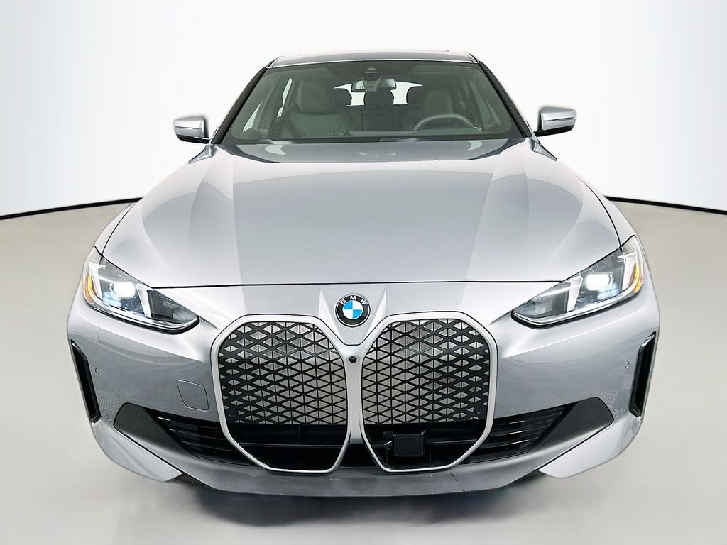 New 2026 Skyscraper Grey Metallic BMW xDrive40 image 2