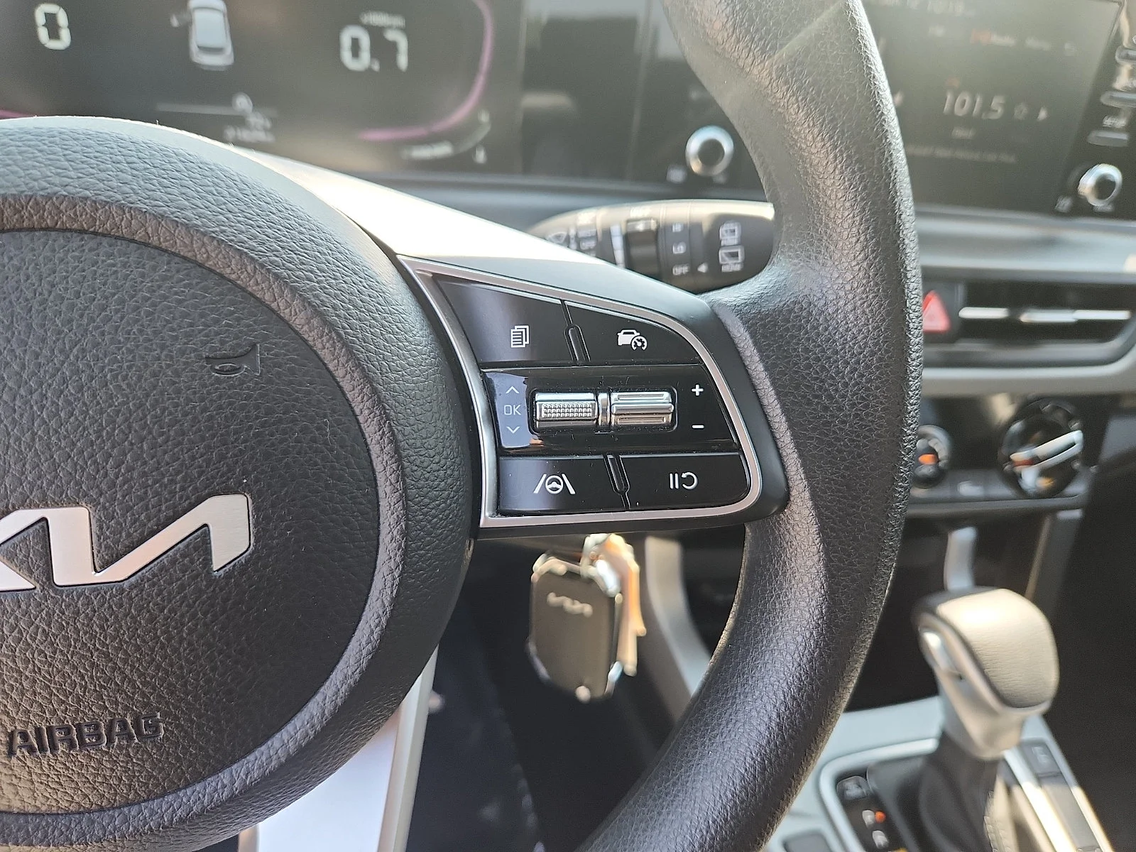 Used 2024 Black Kia LX image 21