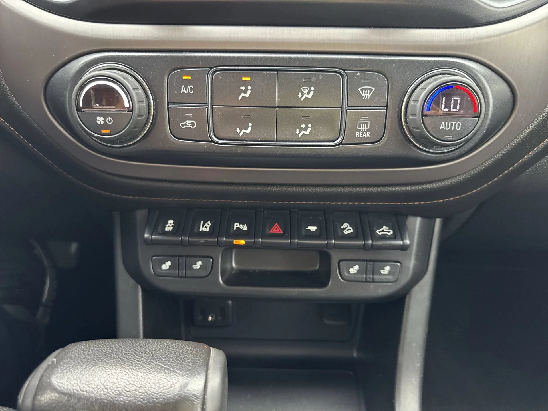 2021 GMC Canyon AT4 - Photo 18