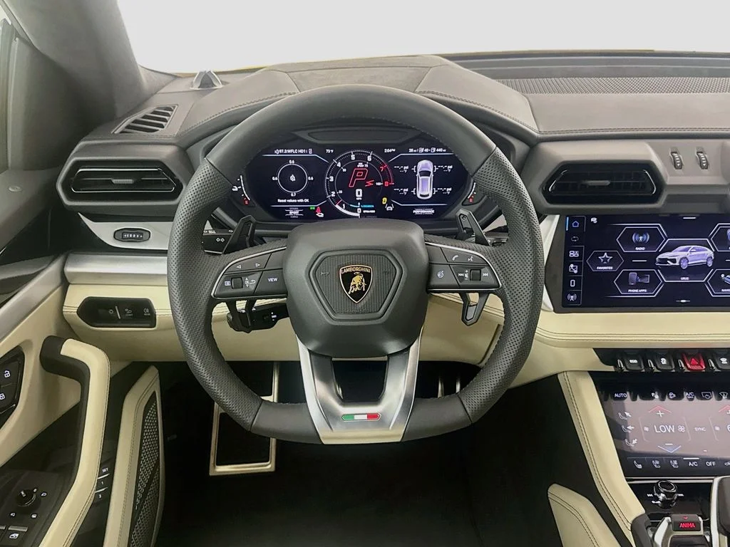 Used 2026 Giallo Auge Metallic Lamborghini SE image 25