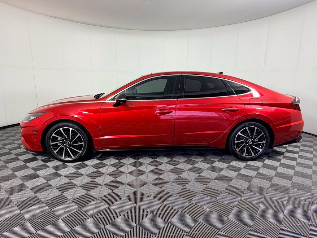 Used 2020 Red Hyundai SEL Plus image 10